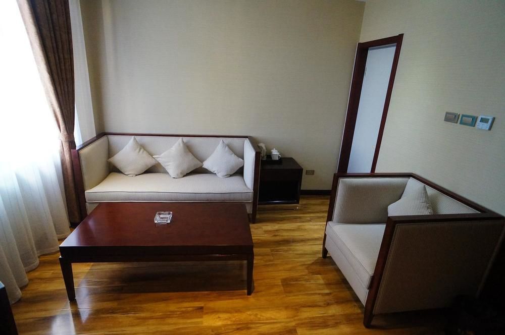 Liaocheng Sunshine Holiday Hotel מראה חיצוני תמונה