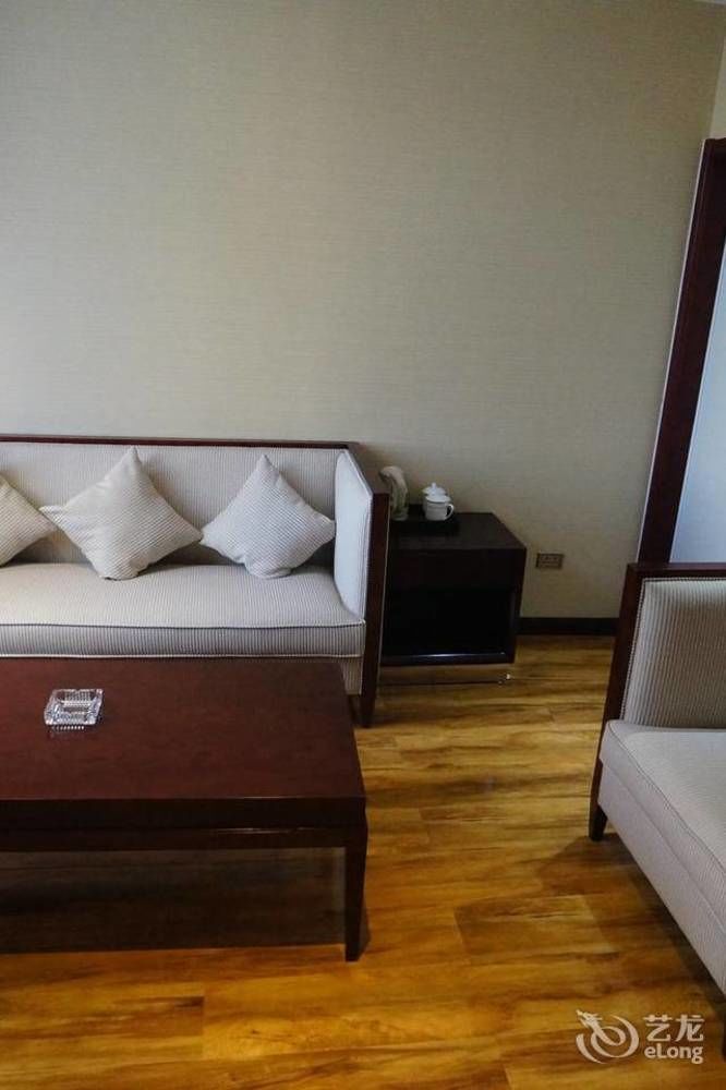Liaocheng Sunshine Holiday Hotel מראה חיצוני תמונה